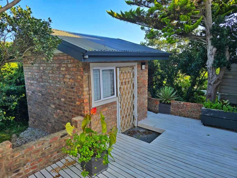 7 Bedroom Property for Sale in Kingfisher Creek Western Cape